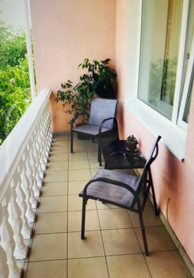Apartments Umanʼ エクステリア 写真