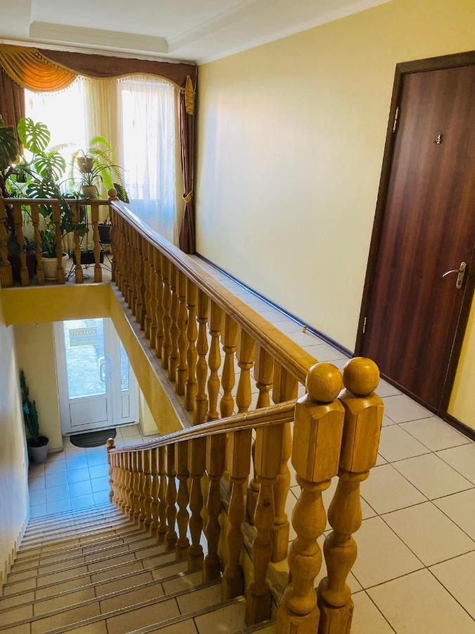 Apartments Umanʼ エクステリア 写真